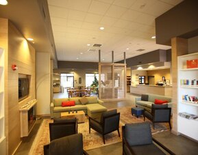 GreenTree Inn & Suites Phoenix Sky Harbor