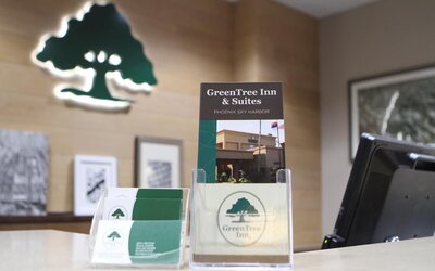 GreenTree Inn & Suites Phoenix Sky Harbor