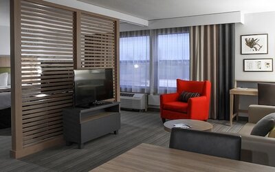 GreenTree Inn & Suites Phoenix Sky Harbor