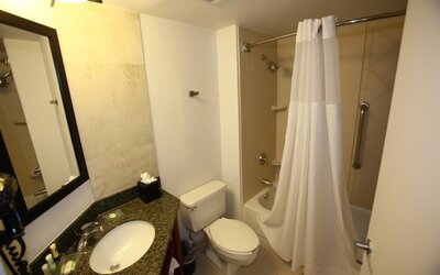 GreenTree Inn & Suites Phoenix Sky Harbor