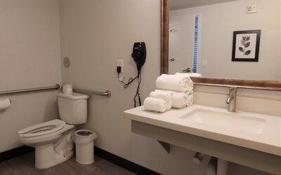 GreenTree Inn & Suites Phoenix Sky Harbor