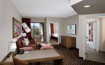 Embassy Suites by Hilton Phoenix Scottsdale