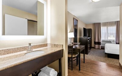 Comfort Inn & Suites Surprise Near Sun City West