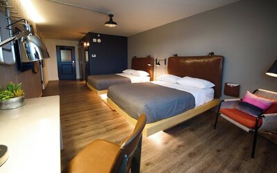 Room, 1 King Bed - Breakfast for 2