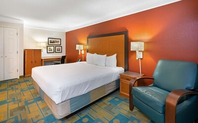 La Quinta Inn by Wyndham Phoenix Sky Harbor Airport