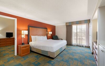 La Quinta Inn by Wyndham Phoenix Sky Harbor Airport