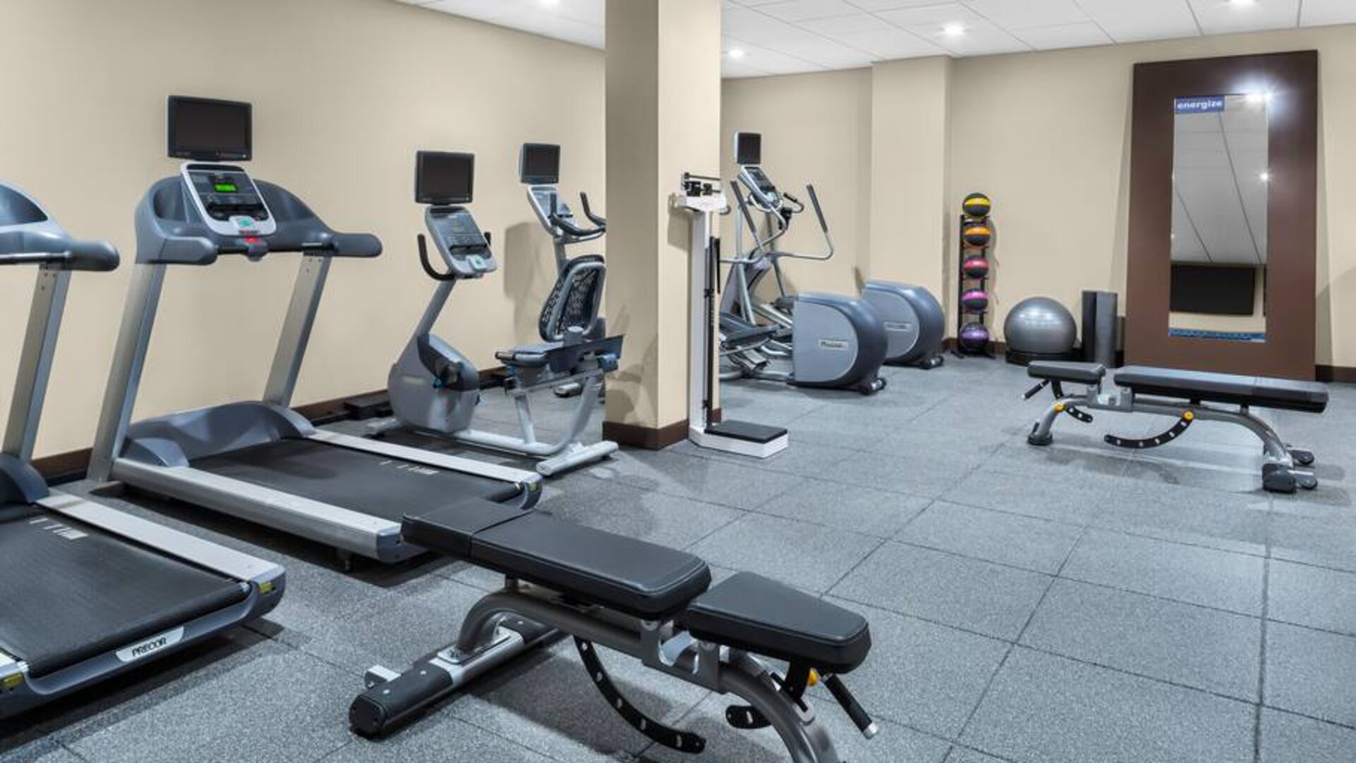 Fitness center at Hampton Inn & Suites Los Angeles/ Hollywood.