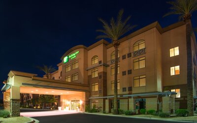 Holiday Inn & Suites Goodyear - West Phoenix Area by IHG
