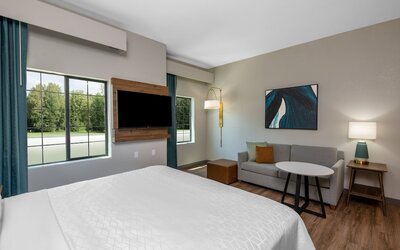 Staybridge Suites Phoenix - Glendale Sports Dist by IHG