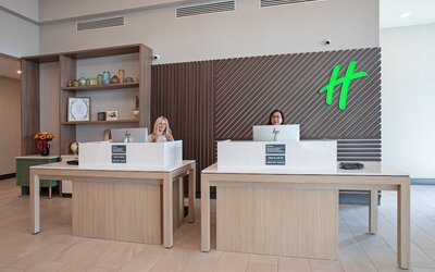 Holiday Inn Glendale - Stadium & Ent Dist by IHG