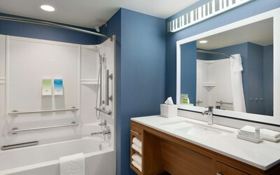 Home2 Suites by Hilton Glendale - Westgate