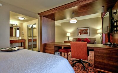 Hampton Inn & Suites Scottsdale at Talking Stick