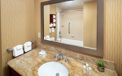 Hampton Inn & Suites Scottsdale at Talking Stick