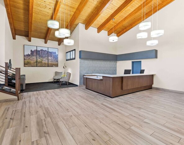 Days Inn & Suites by Wyndham Mesa Near Phoenix