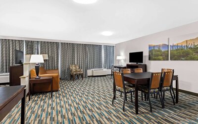 Days Inn & Suites by Wyndham Mesa Near Phoenix