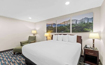 Days Inn & Suites by Wyndham Mesa Near Phoenix