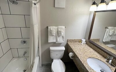 Days Inn & Suites by Wyndham Mesa Near Phoenix