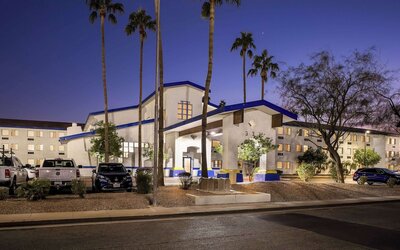 Days Inn & Suites by Wyndham Mesa Near Phoenix