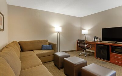 Comfort Inn & Suites Presidential - Downtown Little Rock