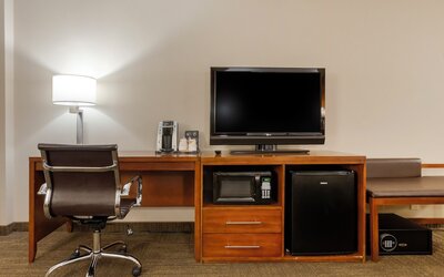 Comfort Inn & Suites Presidential - Downtown Little Rock