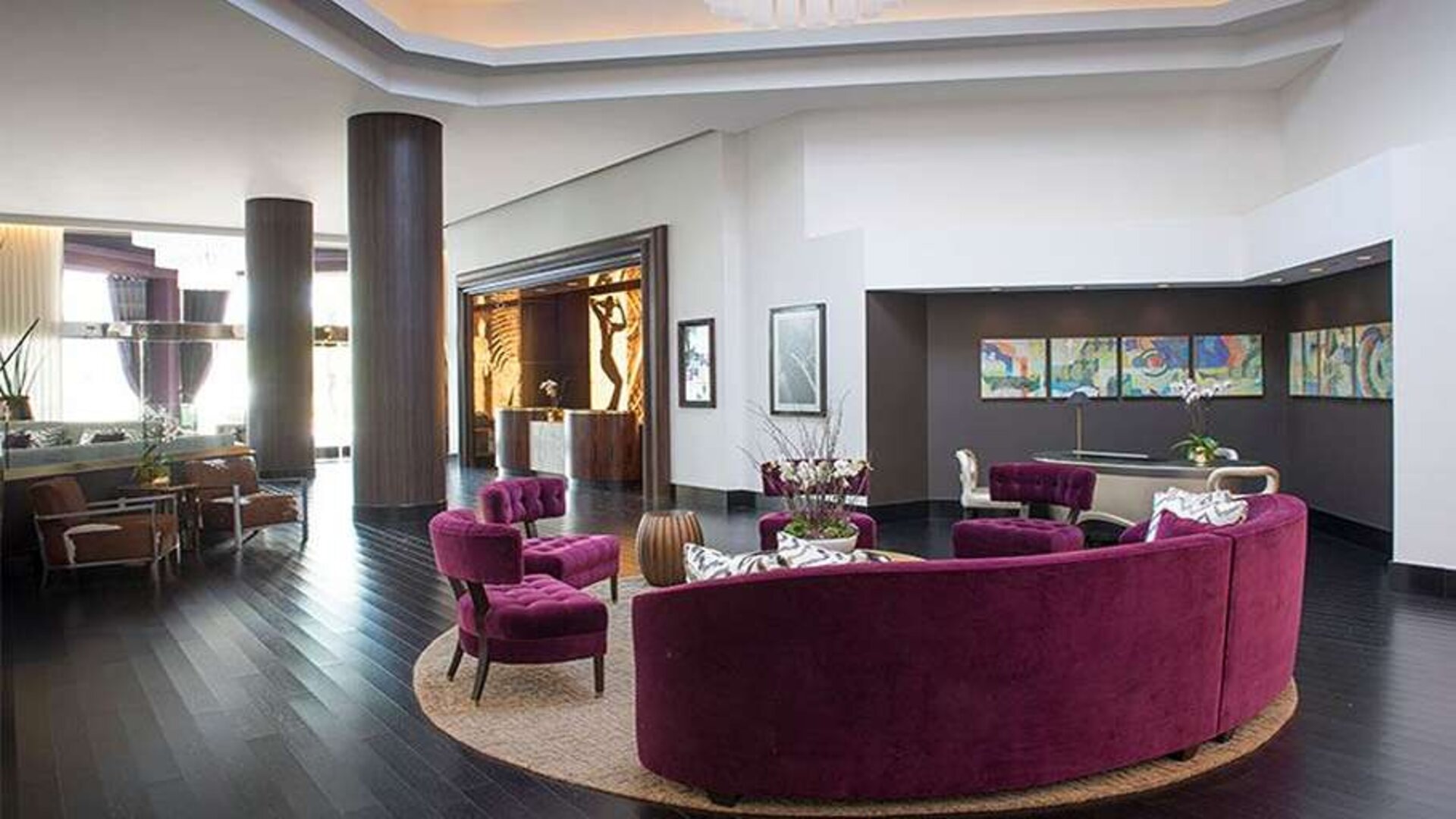 Elegant lobby workspace at Avenue Of The Arts Hotel.