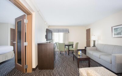 Wyndham Grand Executive Center Little Rock Airport