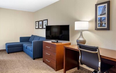 Comfort Inn & Suites Little Rock Airport