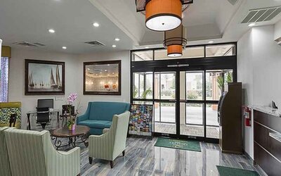 Comfortable lobby area with business center at Quality Inn Pasadena.