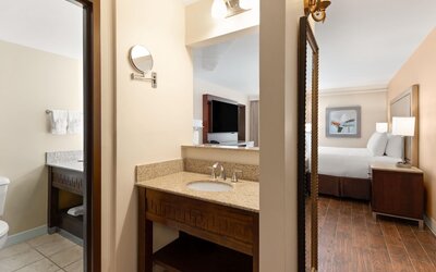 Wyndham Riverfront Little Rock