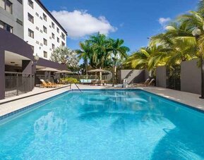 Refreshing outdoor pool at Courtyard Miami Dolphin Mall.