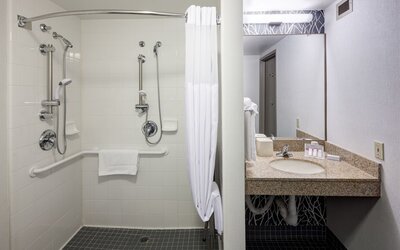 Room, 2 Queen Beds, Non Smoking (Drinks/Snacks)