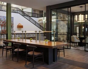 Sheraton Grand Sacramento Hotel