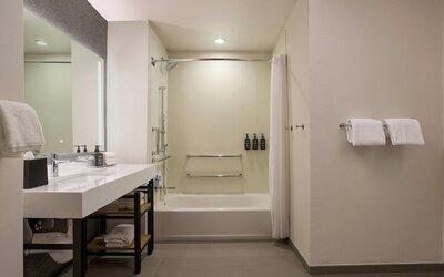 Sheraton Grand Sacramento Hotel
