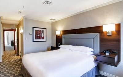 DoubleTree by Hilton Hotel Toronto Downtown