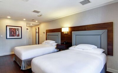 DoubleTree by Hilton Hotel Toronto Downtown
