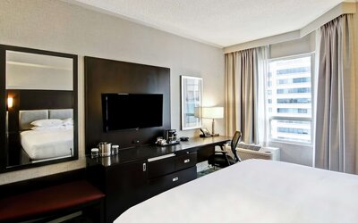 DoubleTree by Hilton Hotel Toronto Downtown