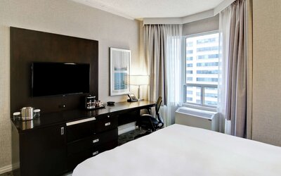 DoubleTree by Hilton Hotel Toronto Downtown