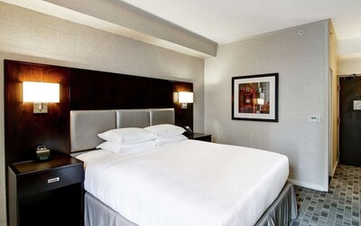 DoubleTree by Hilton Hotel Toronto Downtown