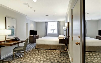 DoubleTree by Hilton Hotel Toronto Downtown