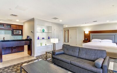 DoubleTree by Hilton Hotel Toronto Downtown