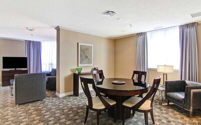 DoubleTree by Hilton Hotel Toronto Downtown