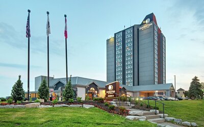DoubleTree by Hilton Toronto Airport
