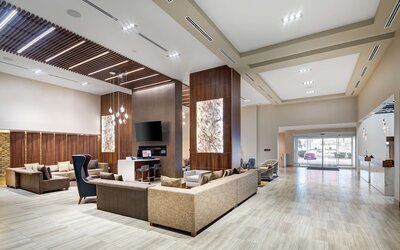 DoubleTree by Hilton Toronto Airport