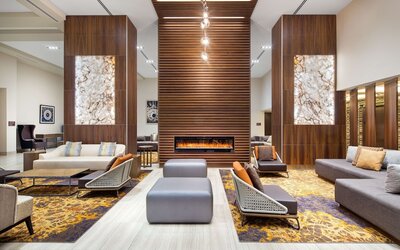 DoubleTree by Hilton Toronto Airport