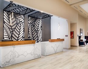 DoubleTree by Hilton Toronto Airport
