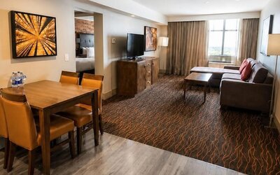 DoubleTree by Hilton Toronto Airport
