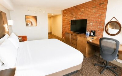 DoubleTree by Hilton Toronto Airport