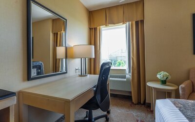 Monte Carlo Inn & Suites Downtown Markham