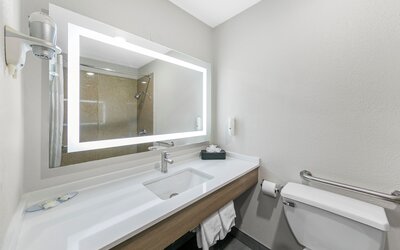 Quality Inn & Suites Sacramento Downtown Area