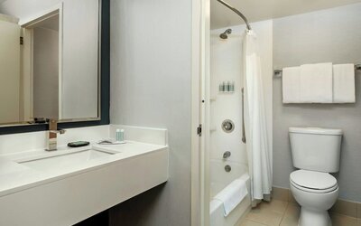 Courtyard by Marriott Sacramento Airport Natomas